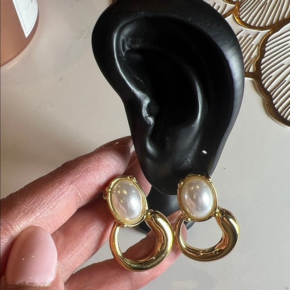 Elegant Gold and Pearl Earrings Chunky Jewelry - Picture 4 of 11